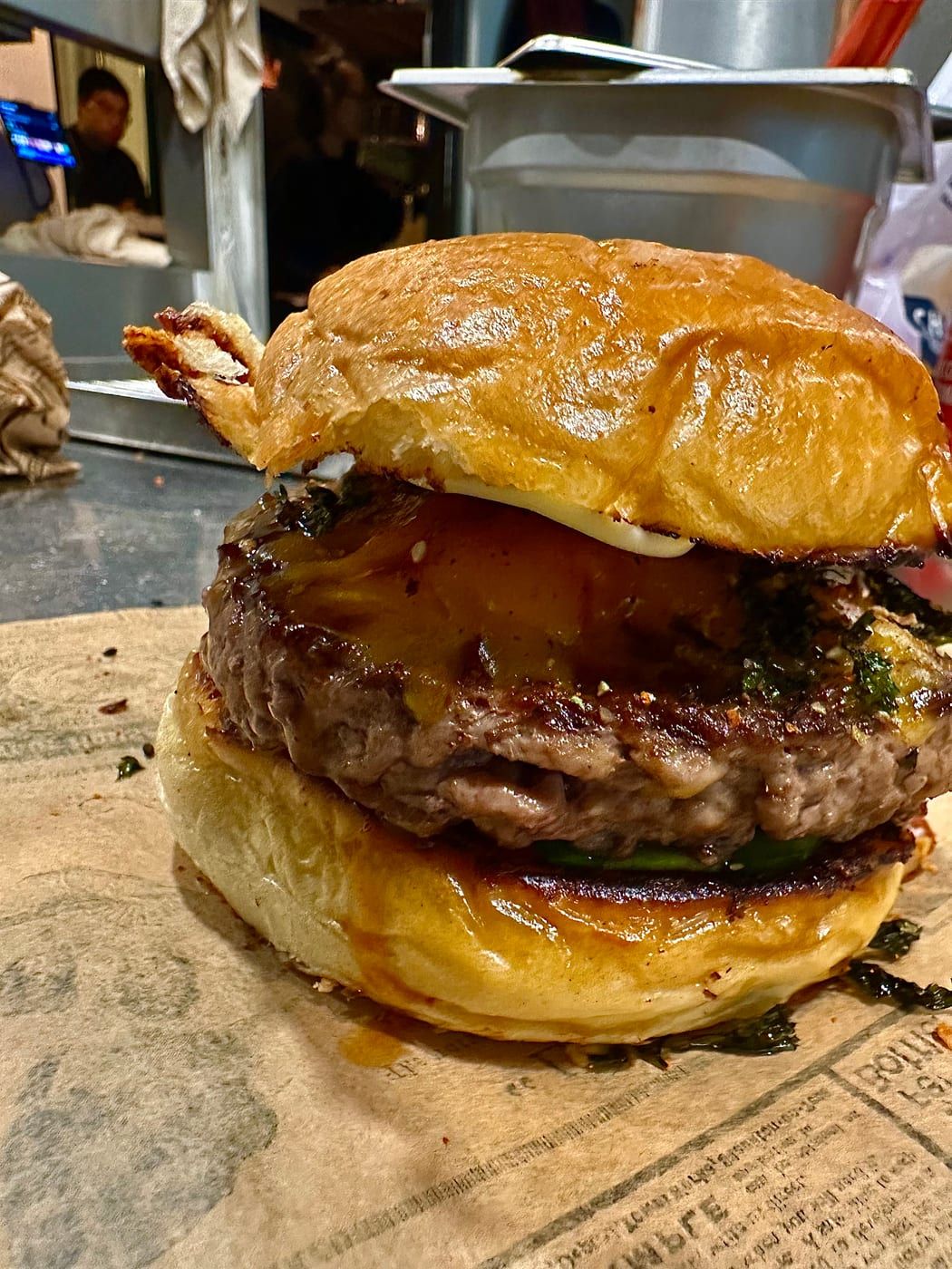 Burger bœuf satay — plat du moment Chez Tang Saran